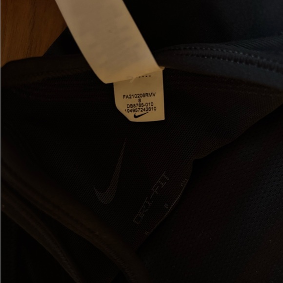 Nike Indy Women's Light-Support Padded V-Neck Sports Bra in Black - Picture 5 of 8